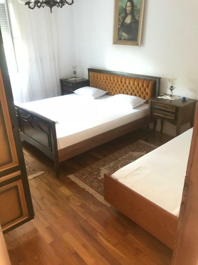 Apartment Apartman Lovre